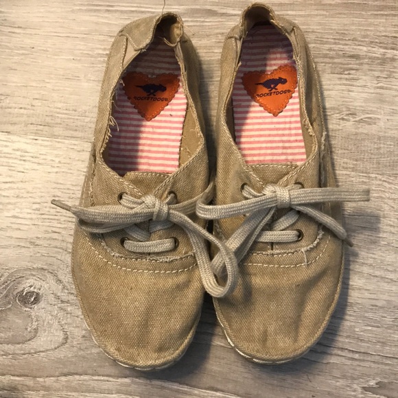 rocket dog canvas shoes